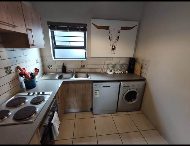 2 BEDROOM APARTMENT FOR SALE IN WATERKLOOF AH